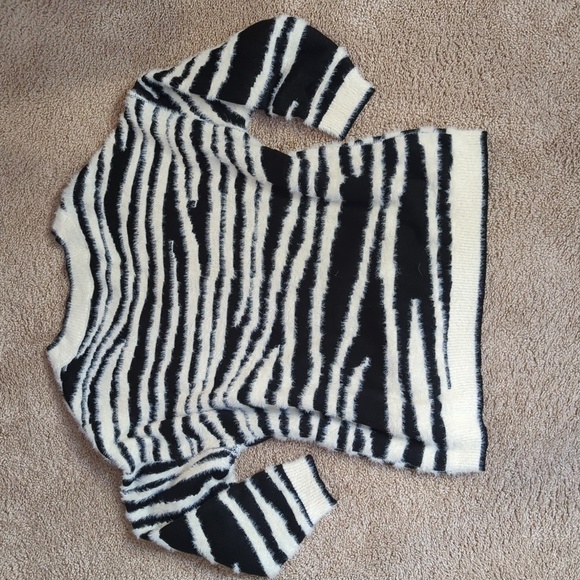 Belldini Zebra Print Eyelash Sweater V Neck Cozy Winter White Black 3XL - Picture 10 of 12
